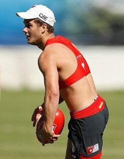 AFL 2016 Training - Sydney Swans 251116 SYDNEY, AUSTRALIA - NOVEMBER 25: Tom Papley of the Swans in action during the Sydney Swans open training session at Lakeside Oval on November 25, 2016 in Sydney, Australia. (Photo by Michael Willson/AFL Media)